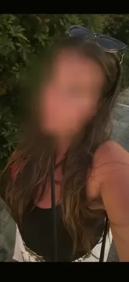 Andrea, 31