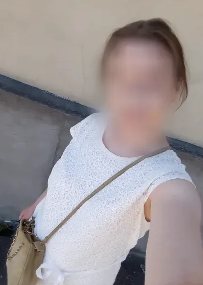 Anna, 37