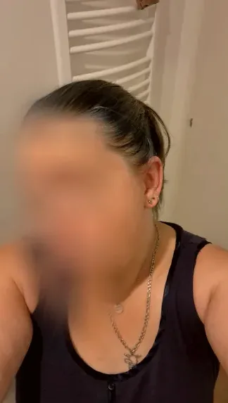 Daniela, 31