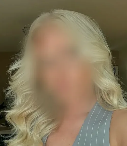 Elena, 35