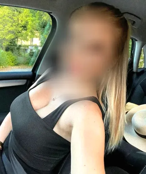 Janina, 33