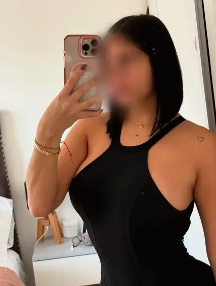 Maja, 28