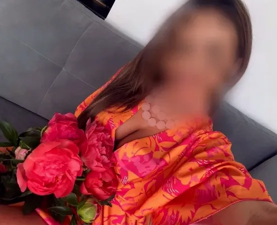 Melanie, 35