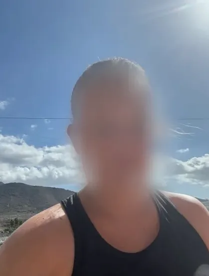 Sandra, 37