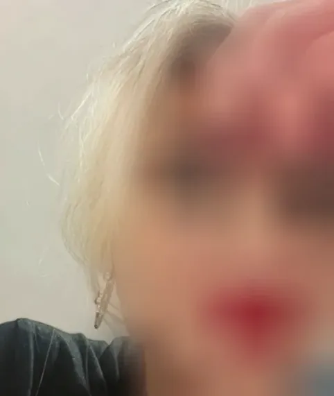 Stefanie, 32